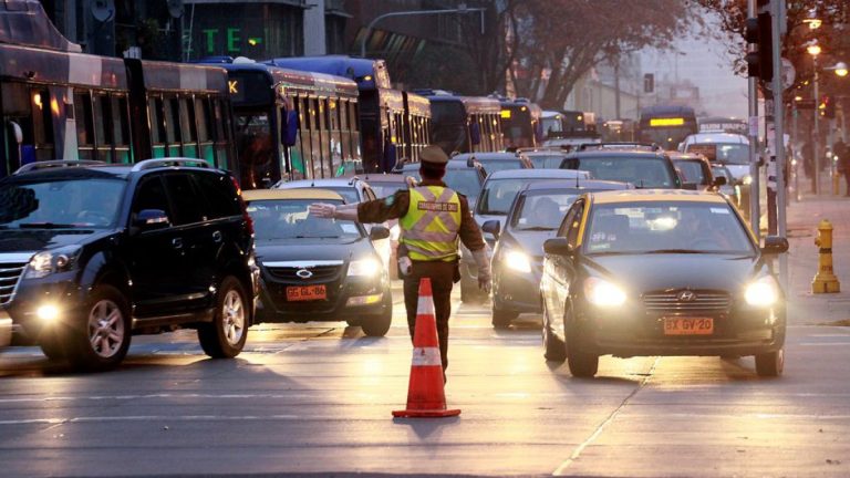 Restricción permanente a vehículos catalíticos comenzará a regir desde mayo