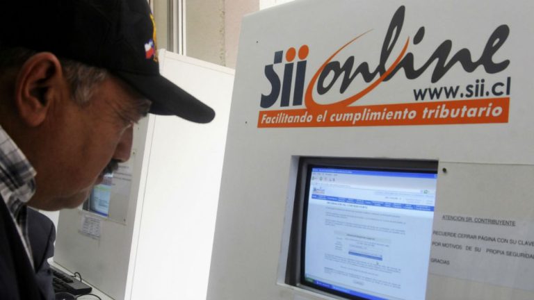 Operación Renta 2019: SII instala bus en Paseo Bulnes para resolver dudas de los contribuyentes