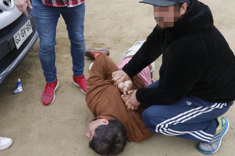 Asaltó a un abuelito de 93 años para quitarle su pensión de $400 mil: Transeúntes lograron detenerlo