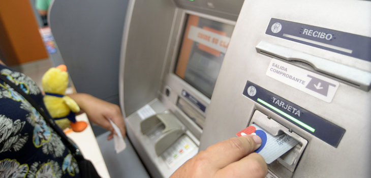 Ni los parlamentarios se salvan: Cajero automático del Congreso habría sido intervenido para clonar tarjetas