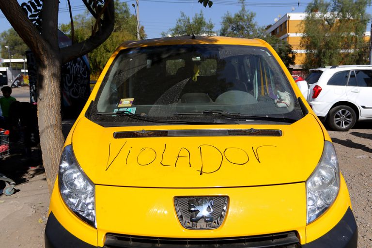 Tío del furgón se habría vestido de payaso para atraer a los menores y llevarlos a su casa