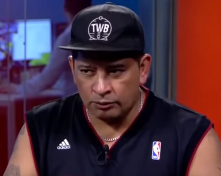 Arrestan a vocalista de Yerba Brava en aeropuerto: Llevaba casi un kilo de cocaína en su estómago y genitales