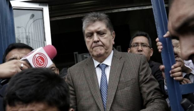 Muere ex presidente de Perú Alan García tras dispararse en la cabeza