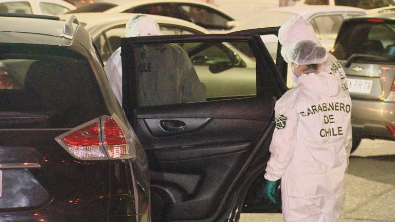 Joven de 19 años está en riesgo vital tras recibir disparo de carabinero al que intentó atropellar