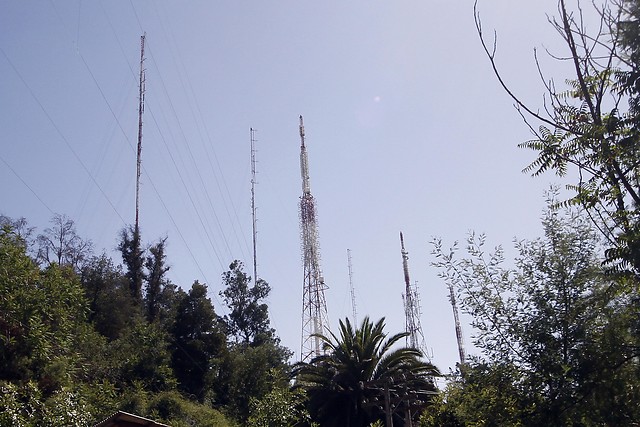 Niño de 6 años que trepó antena de 20 metros en San Felipe estuvo 2 horas atrapado