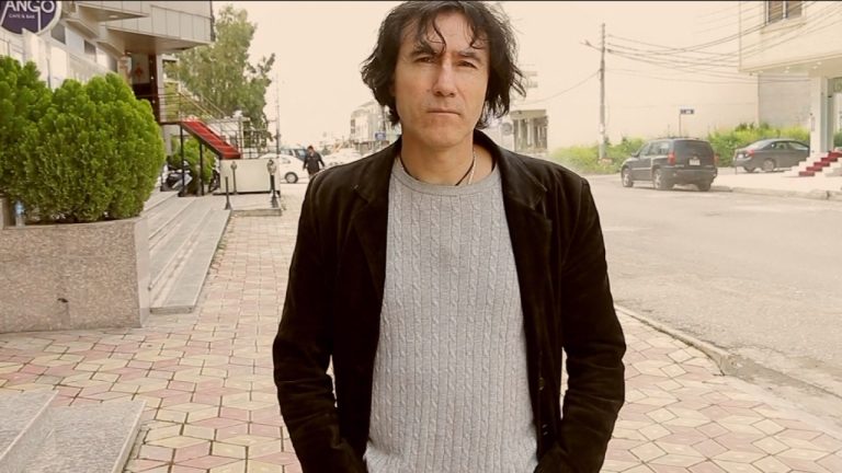 Abuelo chileno que busca rescatar a nietos revela el camino de su hija para convertirse al ISIS