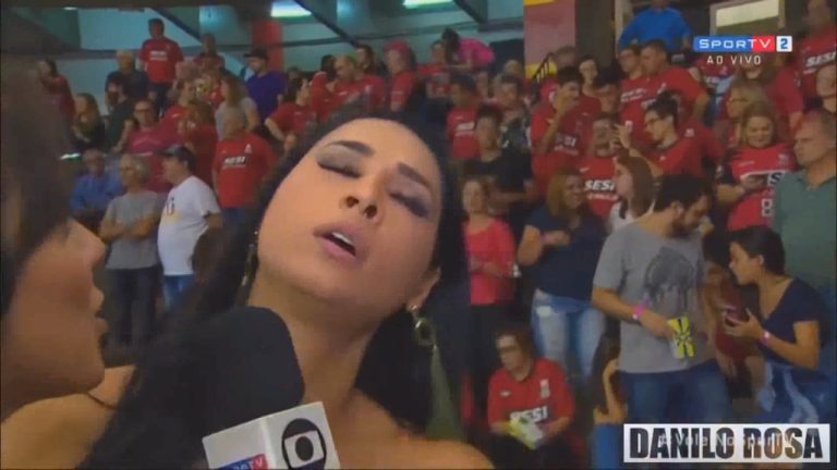 Se fue a negro: Destacada voleibolista se desmayó en plena entrevista