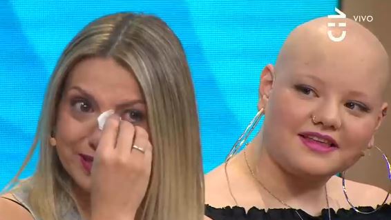Nicole Pérez se emocionó al contar la historia de su hija adolescente que sufre alopecia