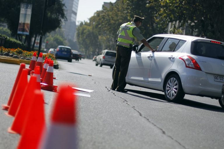 Son 2 marchas: Conoce los desvíos de tránsito que habrá en Santiago durante este 1 de mayo