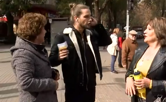 Jean Phillipe Cretton salió a hacer de las suyas en la calle junto a Viva La Pipol