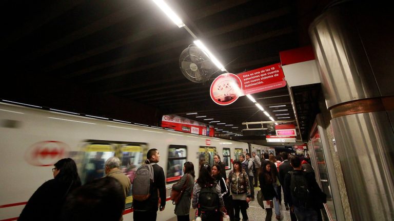 11 casos en lo que va del año: Los datos detrás del aumento de los suicidios en el Metro de Santiago
