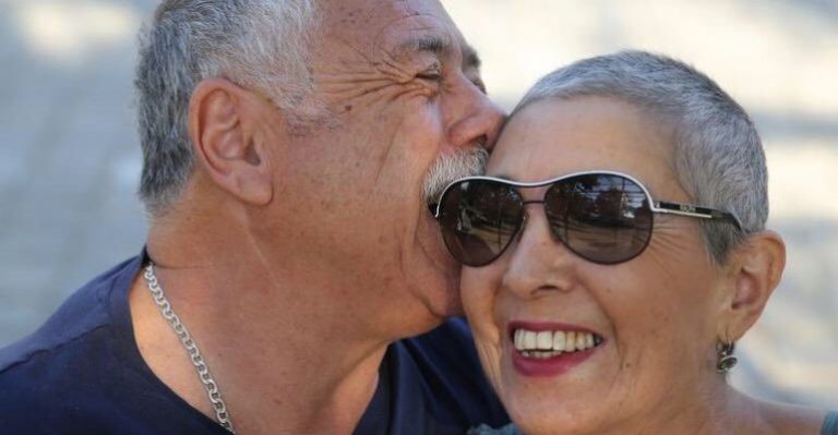 Carlos Caszely habló sobre el duro proceso que vivió su esposa al padecer cáncer de columna