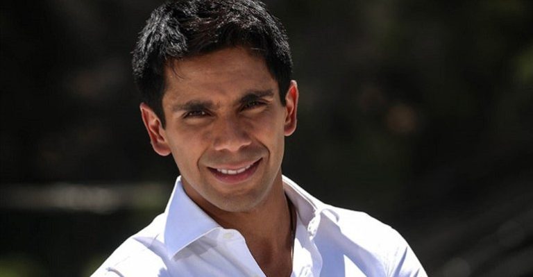 La tierna imagen de Juan Pablo Queraltó junto a su hijo en redes sociales