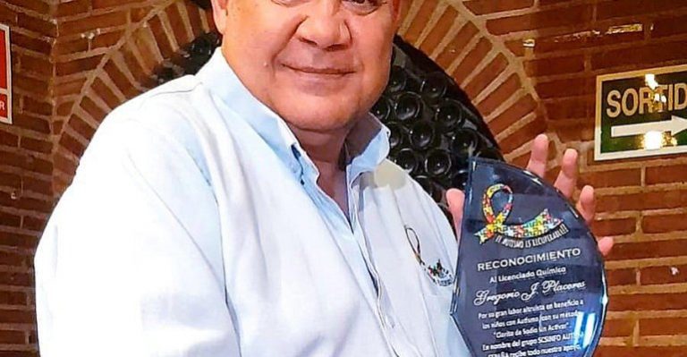 Protestan contra doctor “Clorito” que dice sanar el autismo