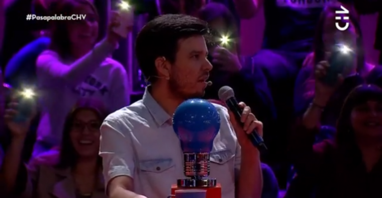 Felipe Kong sorprendió con versión romántica de clásico reggaeton en Pasapalabra