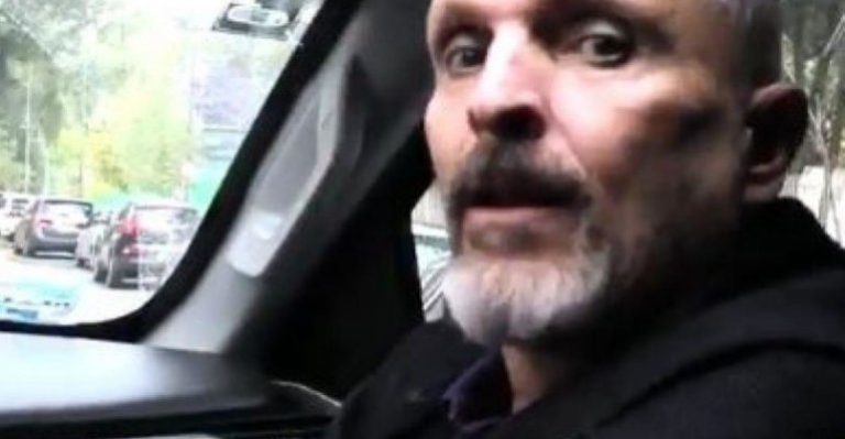 Miguel Bosé fue en búsqueda de Michelle Bachelet en México