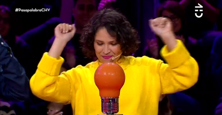 Andrea Vergara cantó al ritmo de Christell en Pasapalabra