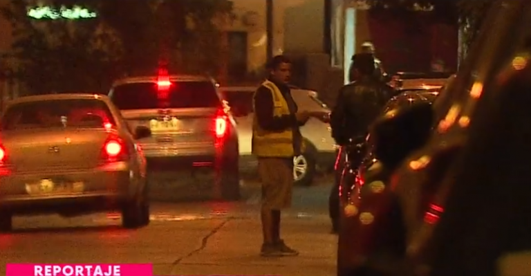 Reportaje: La mafia de los estacionadores de autos