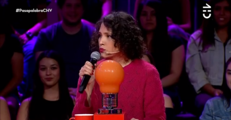 Andrea Vergara cantó al ritmo de Julieta Venegas en Pasapalabra