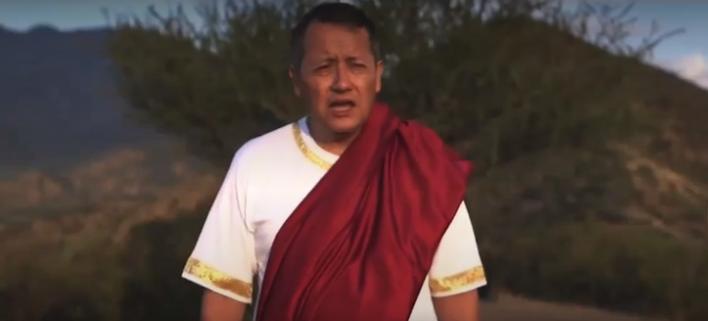 Polémica por alcalde que aprobó presupuesto de $40 millones para película donde actúa él y un concejal