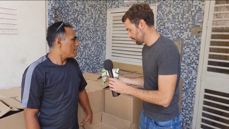 Sueldo mínimo no alcanza para comprar pañales: Daniel Matamala recorre Venezuela a días del intento de golpe