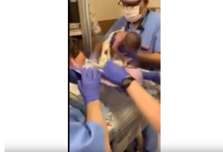 Doctór dejó caer a recién nacida: Terminó con hemorragia cerebral
