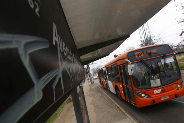 Habitantes de Quilicura, La Pintana y Lo Espejo son quienes más se demorarían en sus traslados por Santiago