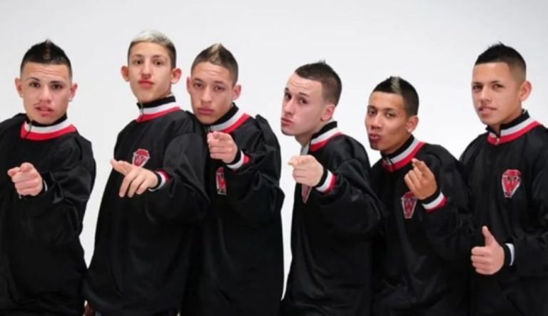 Esta es la renovada pinta de Los Wachiturros: Dejaron los piercings y los extraños peinados