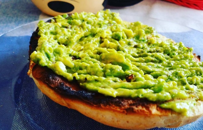 Así, tal cual: Estudio asegura que tu querido pan con palta genera adicción