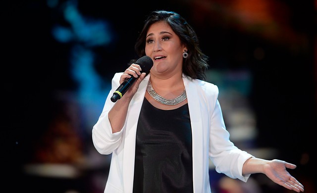 Belén Mora sufrió fuerte caída en pleno show