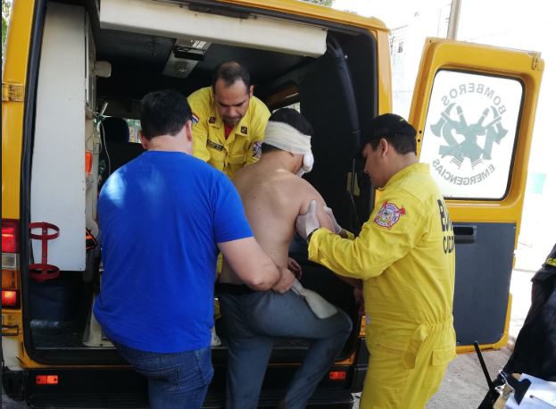 Se sacó los ojos con las manos e intentó hacer lo mismo con sus genitales tras terminar con su novia