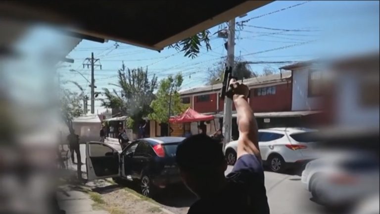 Vecinos de Conchalí debieron pasar toda la noche escuchando disparos por peligroso velorio en plena calle