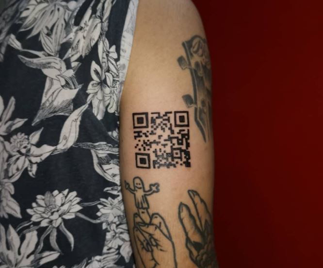 El fanático tatuaje que se está viralizando: Te lleva directo a una canción de Chayanne en YouTube