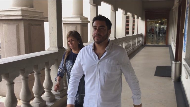 Sentencia puede alargarse hasta 10 años: El trámite del que se escapó el chileno condenado en Malasia