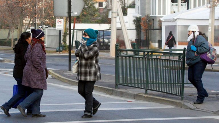 ¡Mínimas bajo cero! Anuncian las primeras heladas del año para Santiago y los valles del centro-sur del país