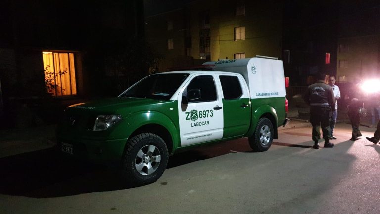 Hombre de 28 años es detenido por presunto asesinato de su padre: Lo habría atacado con un cuchillo