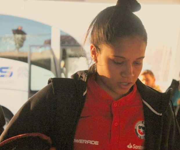 Furia contra el DT de la Roja tras dejar fuera del Mundial por “razones técnicas” a Fernanda Pinilla