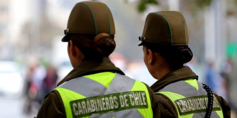 Hombre golpeó y abusó sexualmente de carabinera en desfile de 21 de mayo