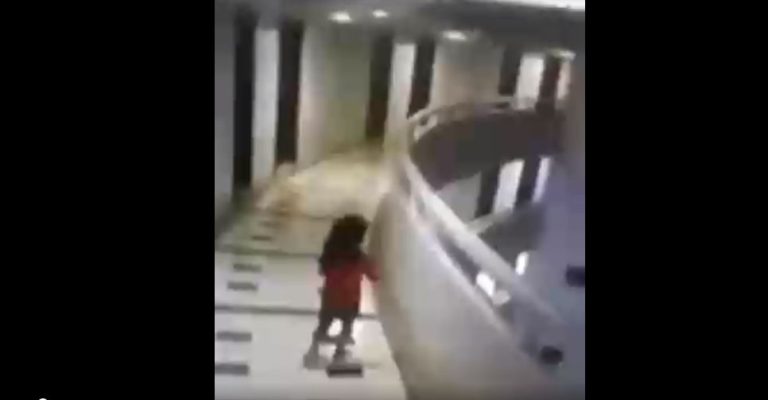 Niña de 5 años salvó de milagro tras caer del piso 11 en un hotel
