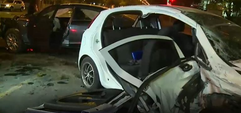 Violento choque dejó a una persona en riesgo vital: Uno de los conductores habría ido ebrio