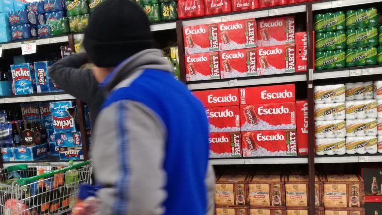 Consumo de alcohol en Chile supera en un 40% el promedio global