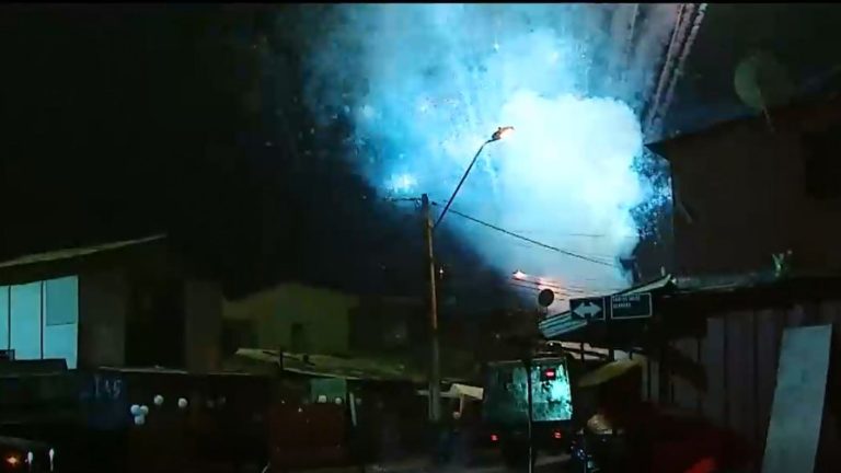 Con 6 detenidos y niños ahogados por lacrimógenas terminó la segunda noche del “narcovelorio” en Conchalí