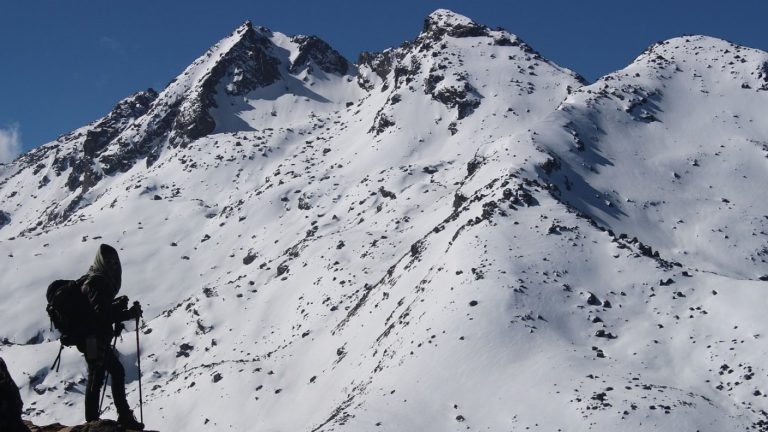 Chileno desapareció en montaña de Nepal: Sus acompañantes murieron a más de 8 mil metros de altura