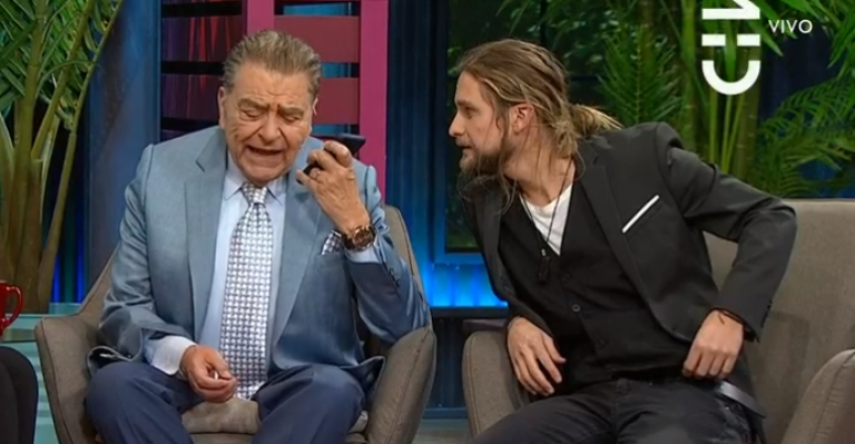 Don Francisco cantó éxitos musicales de Jean Philippe y Willy Sabor