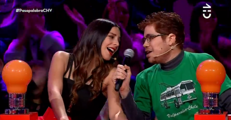 ¿El hombre perfecto? Eduardo Peñailillo y Daniela Castillo protagonizaron este romántico momento