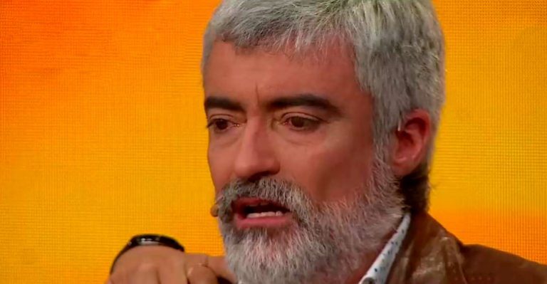 Mauricio Flores se emocionó al revelar difícil momento familiar