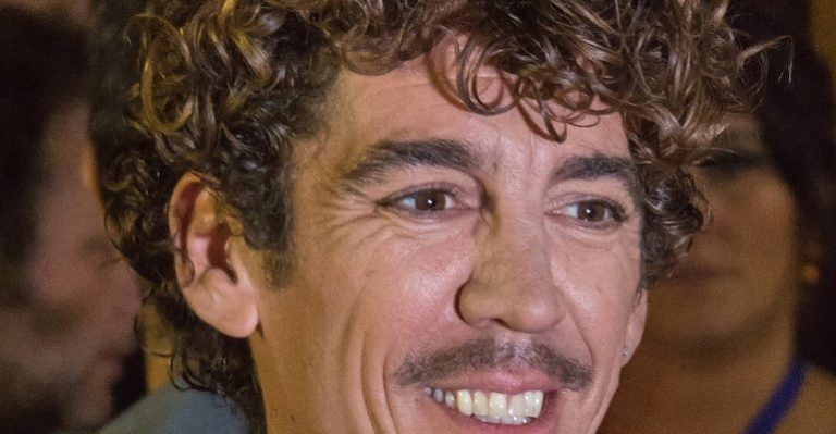 Felipe Ríos realizó una divertida y peligrosa travesura al Banco Estado