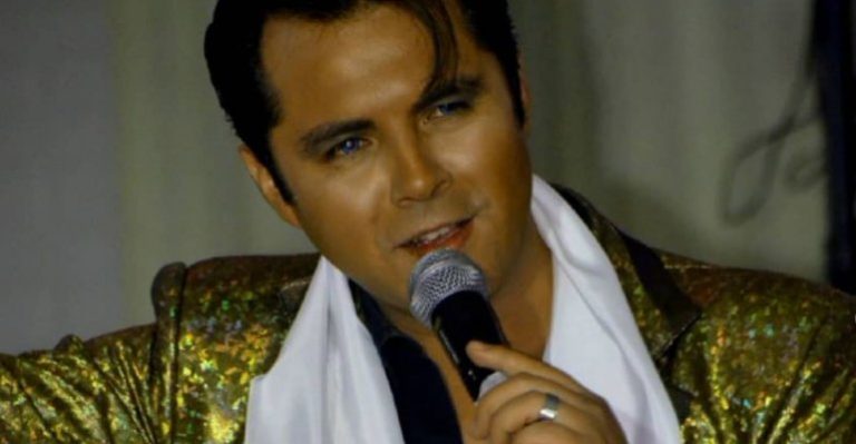 Carabinero sorprendió en Yo Soy con imitación de Elvis Presley