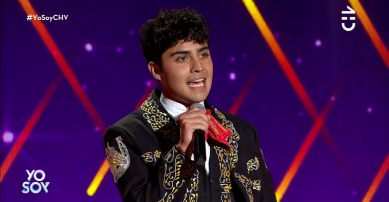 Imitador de Juan Gabriel sorprendió al jurado por su gran registro vocal