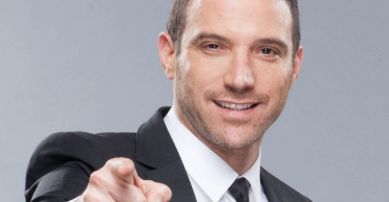 Julián Elfenbein subió fotografía recordando antiguo look ¿con cuál te quedas?